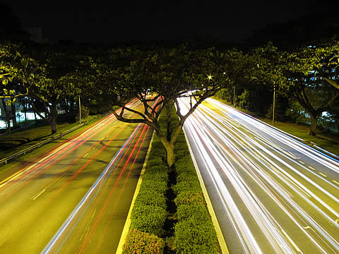 Canon PowerShot S90 - Long shuttle