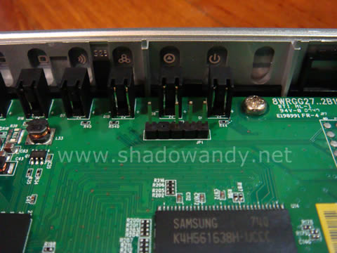 dir320_09 DIR-320 - Innards